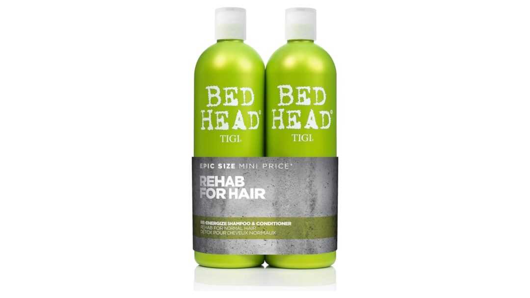 Set di shampoo e balsamo Bed Head by TIGI Re-Energise in formato grande da 750 ml, ideale per capelli normali da rivitalizzare.