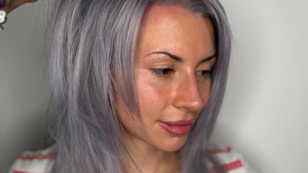 Trasformazione Ice Blonde firmata La Fede con tecnica shadow roots e ricostruzione Davroe.