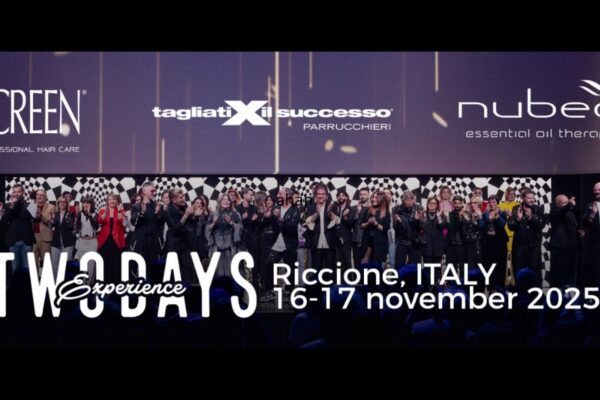 Two Days Experience 2025 a Riccione con SCREEN, tagliatiXilsuccesso e nubeà sul palco davanti al pubblico di parrucchieri.