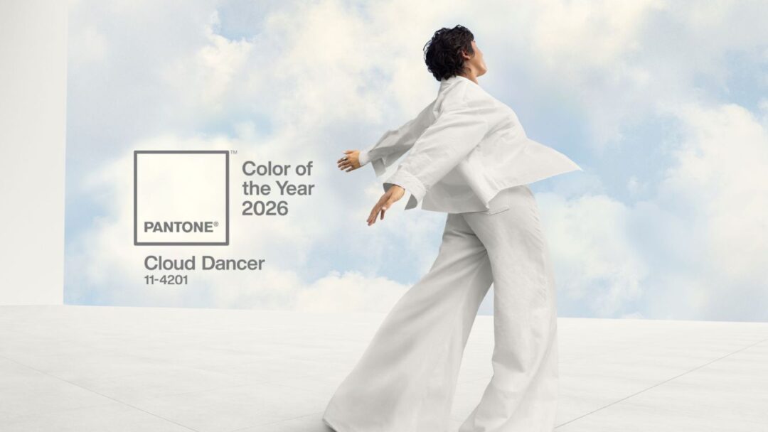Pantone 2026: Cloud Dancer, il bianco morbido che guiderà moda e capelli