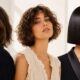Tre modelle con tre diverse interpretazioni del bob 2026: Cowgirl Bob texturizzato, Cherub Bob mosso e voluminoso, Glass Bob liscio e lucidissimo.