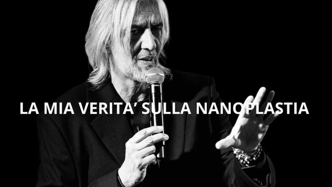 Ritratto in bianco e nero ad alto contrasto di Paolo Venzo al microfono, con la scritta in sovrimpressione "LA MIA VERITA' SULLA NANOPLASTIA".