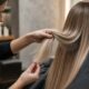 Immagine editoriale per Porosità dei capelli: guida tecnica prima di colore e schiaritura