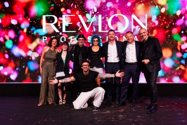 Il team creativo Revlon Professional sul palco del XX Congress Eksperience