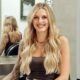 Capelli lunghi mossi con extension Hairdreams Strandies, effetto naturale in salone