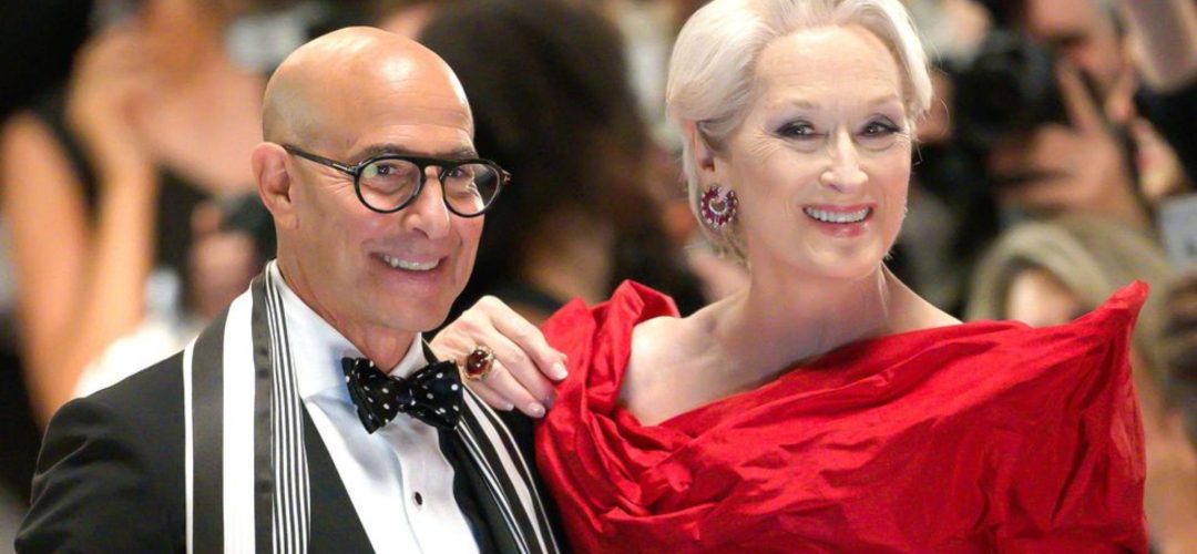 Meryl Streep e Stanley Tucci elegantissimi sul set de Il Diavolo veste Prada 2, in abiti da red carpet