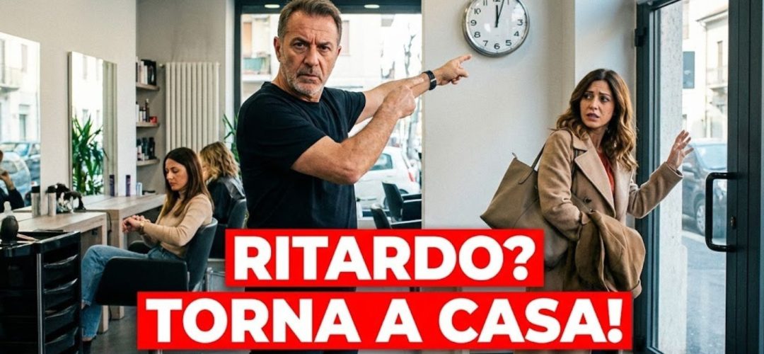 Parrucchiere titolare autorevole indica la porta a una cliente arrivata in ritardo, gestione appuntamenti salone e rispetto orari parrucchieri.