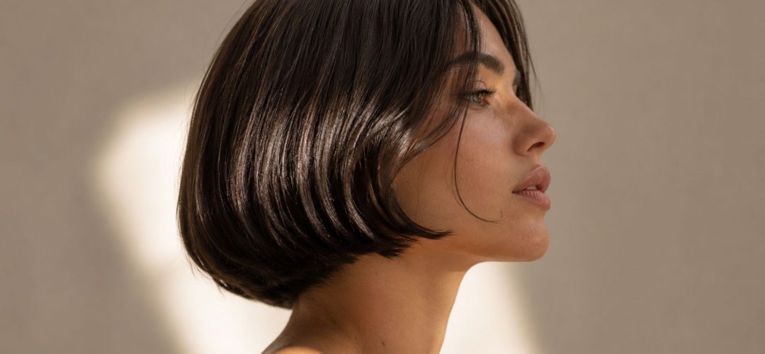 Donna con taglio Italian Bob, tendenza capelli estate 2026